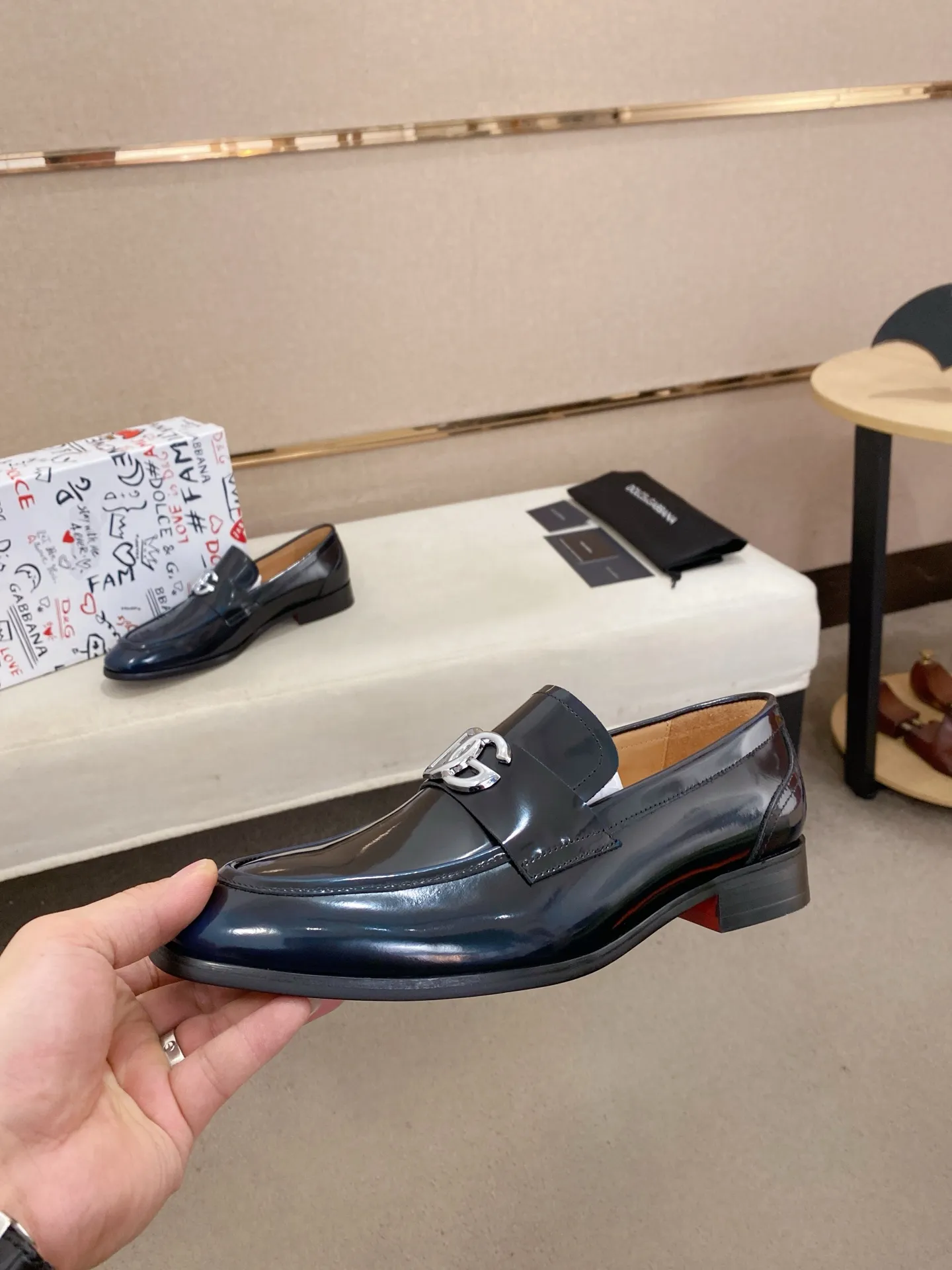 Men's clothing and shoes💰 520💰🌲DG top-notch🔍🔍men's new leather shoes🚹sold at the same time⚠The uppers are imported cowhide from Italy, the entire imported cowhide lining, and imported accessories💪💪, completely 1⃣️ vs. 1⃣️🇮🇹 💪💪, ⚠Sole: The original sole is specially provided by the original factory, the exclusive movable molded sole is super comfortable, ⚠Original factory follow-up goods, 🔍🔍high quality, can be entered and exited at will, welcome to compare ⚠Size number: 38-44. Can be customized 45 non-returnable